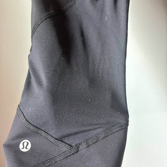 Lululemon Athletica Black crop leggings size 8. pkts. Paint spots as shown. - Picture 4 of 11